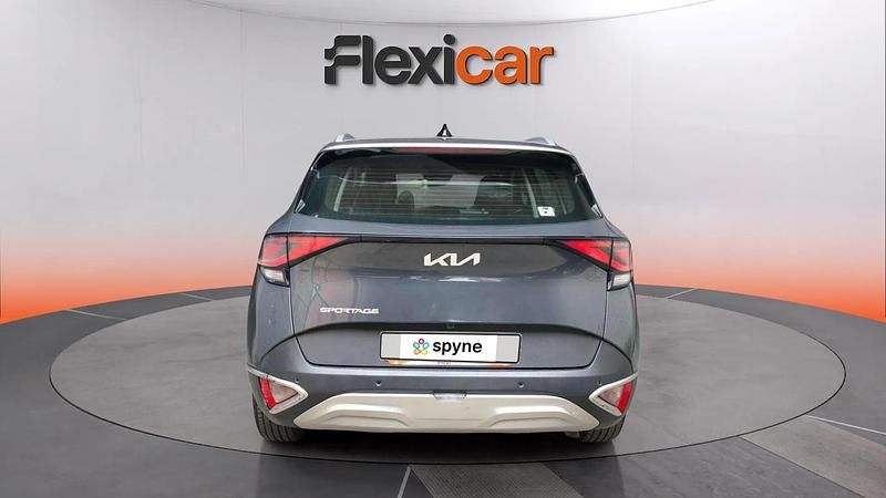 Usado Kia Sportage 136 CV (100 kW) 2023 Gris SUV