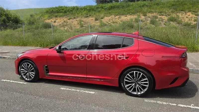 Usado Kia Stinger GT-Line 200 CV (147 kW) 2018 Rojo Utilitario