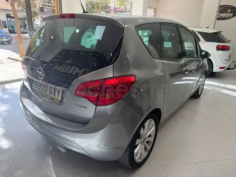 Usado Opel Meriva Cosmo 140 CV (102 kW) 2010 Gris / plata Monovolumen