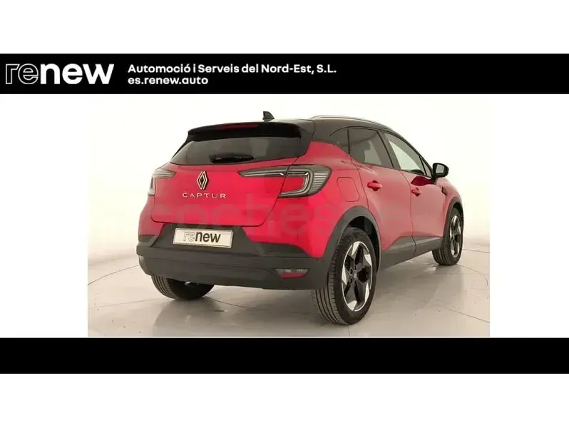 Usado Renault Captur Techno 100 CV (73 kW) 2025 Rojo SUV
