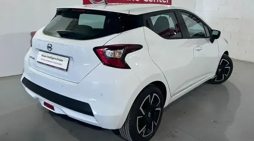 Usado Nissan Micra Acenta 92 CV (67 kW) 2022 White solid Utilitario