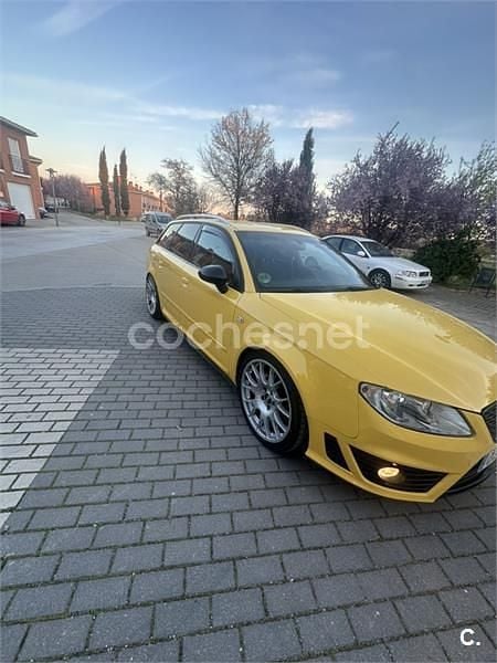 Usado Seat Exeo Reference 143 CV (105 kW) 2010 Amarillo Familiar