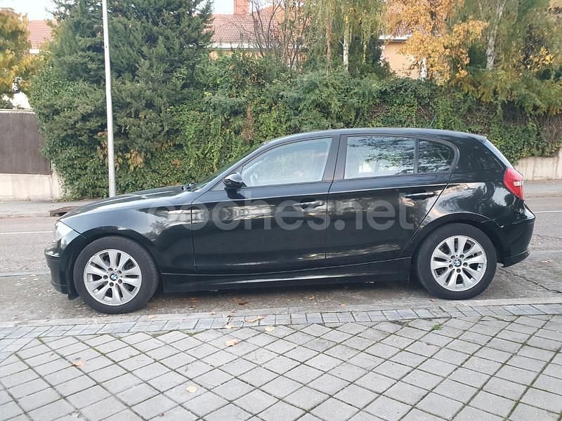 Usado BMW 118 129 CV (94 kW) 2007 Negro Utilitario