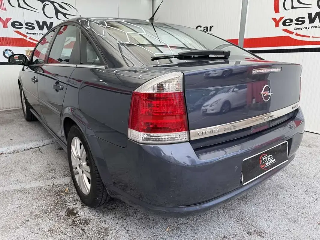 Usado Opel Vectra Essentia 120 CV (88 kW) 2007 Azul Berlina