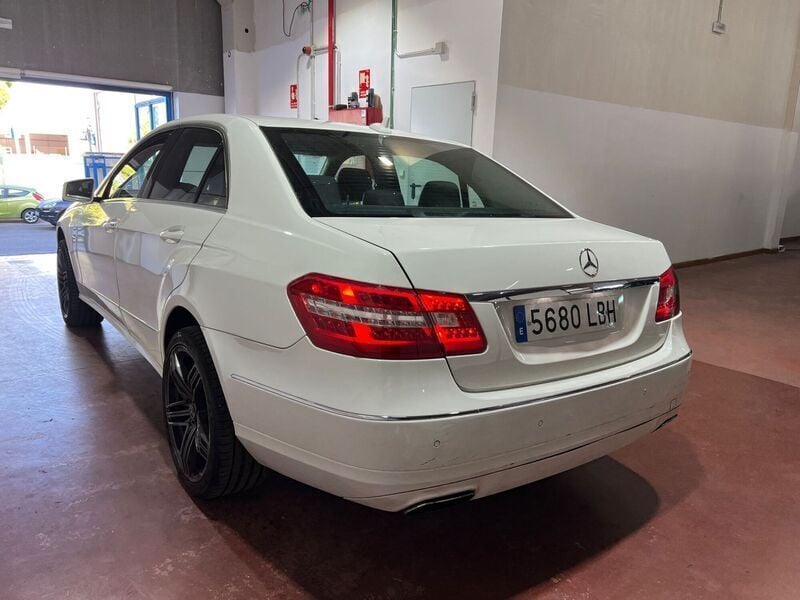 Usado Mercedes E350 Avantgarde 265 CV (194 kW) 2011 Blanco Berlina