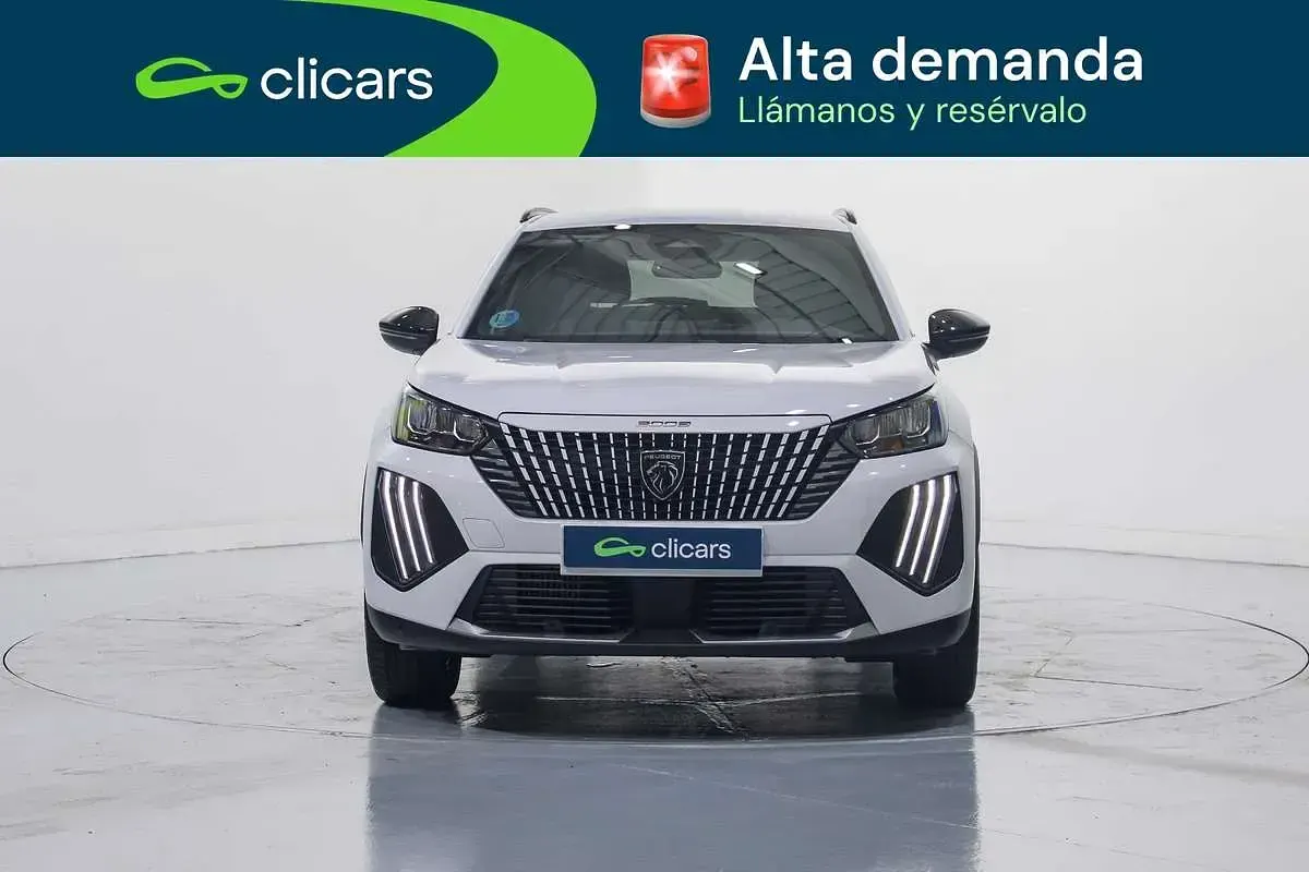 Usado Peugeot 2008 Allure 136 CV (100 kW) 2025 Blanco SUV