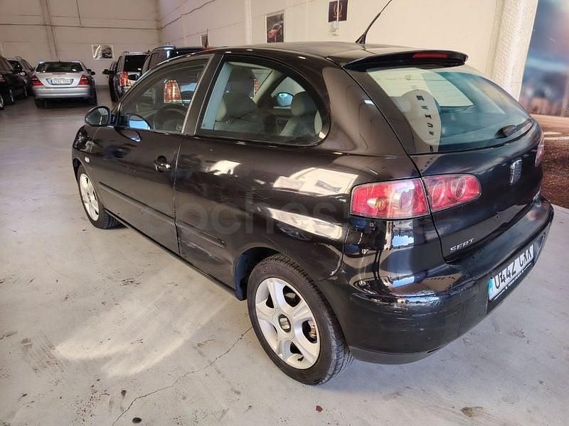 Käytetty Seat Ibiza Reference 100 HP (73 kW) 2004 Musta Viistoperä