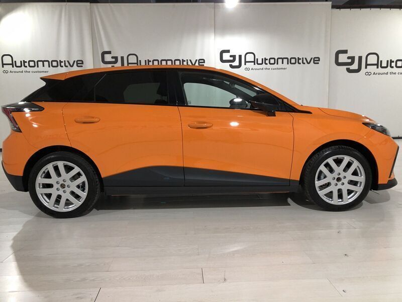 Usado MG MG4 EV Luxury 150 kW (204 CV) 2023 Naranja Utilitario