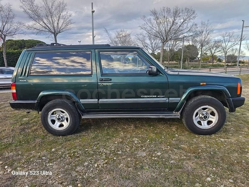 Usado Jeep Cherokee Sport 115 CV (84 kW) 2001 Verde SUV
