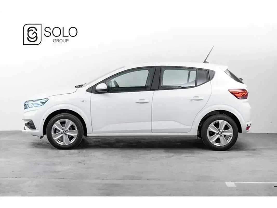 Usado Dacia Sandero Comfort 91 CV (66 kW) 2022 Blanco Utilitario