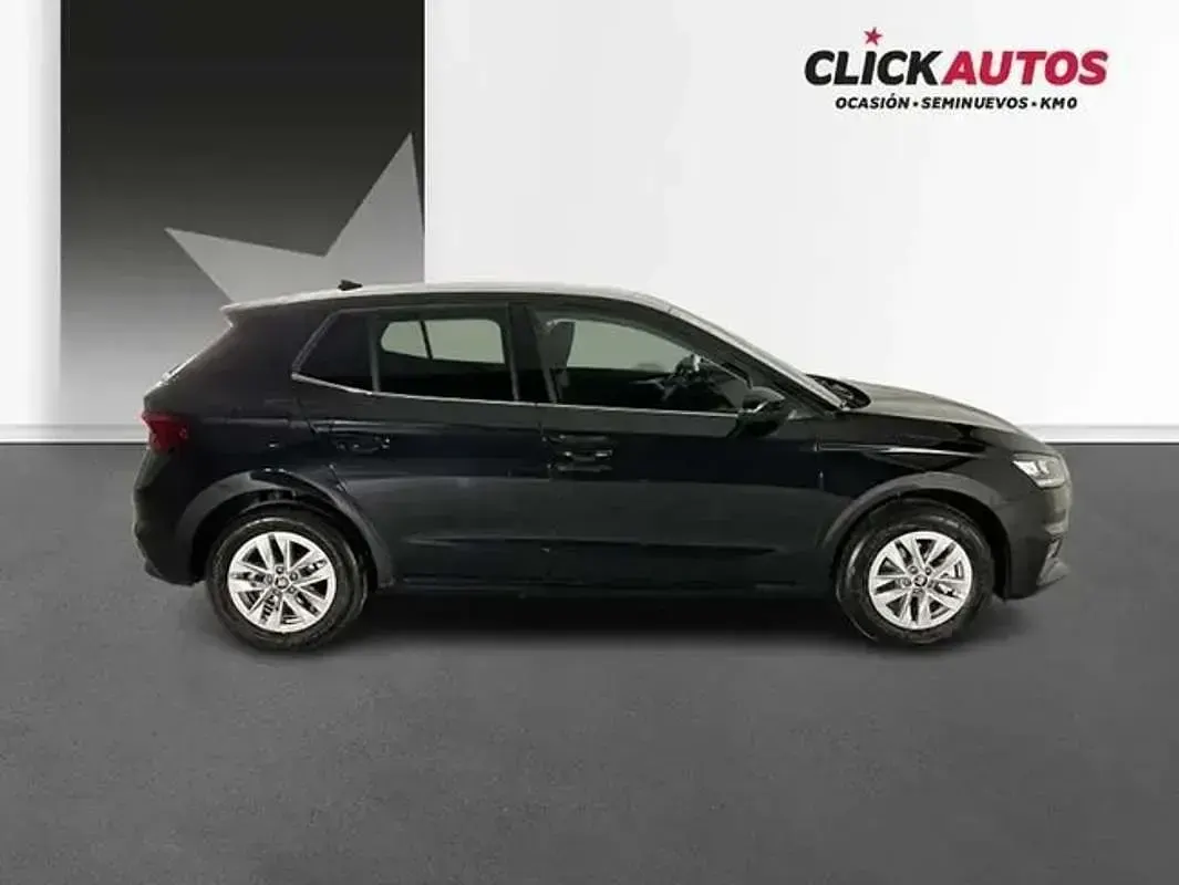 Usado Skoda Fabia Selection 116 CV (85 kW) 2025 Negro Utilitario