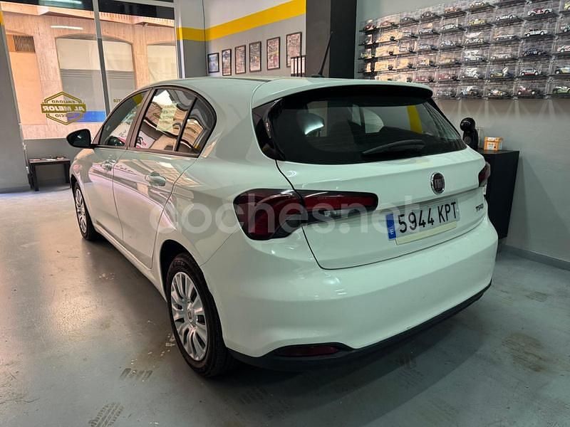 Usado Fiat Tipo Easy 120 CV (88 kW) 2018 Blanco Berlina