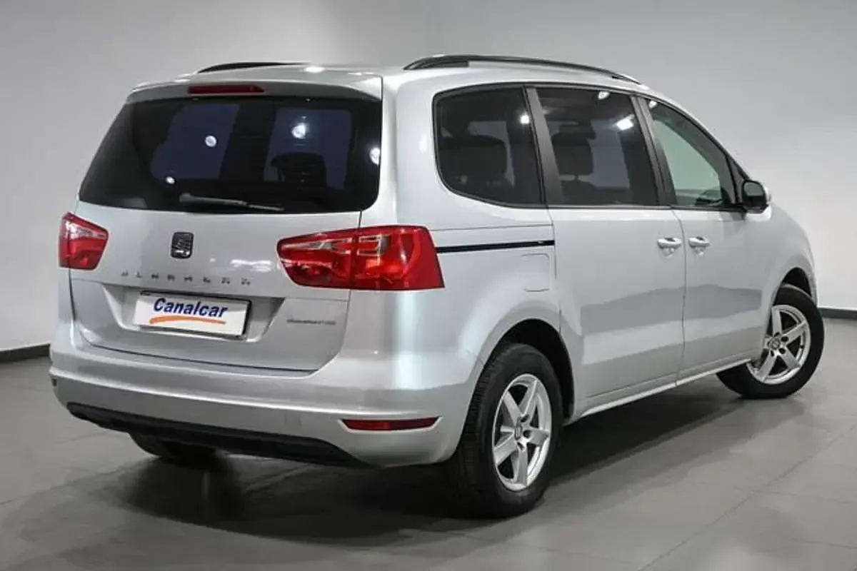 Usado Seat Alhambra Ecomotive 139 CV (102 kW) 2014 Gris Monovolumen