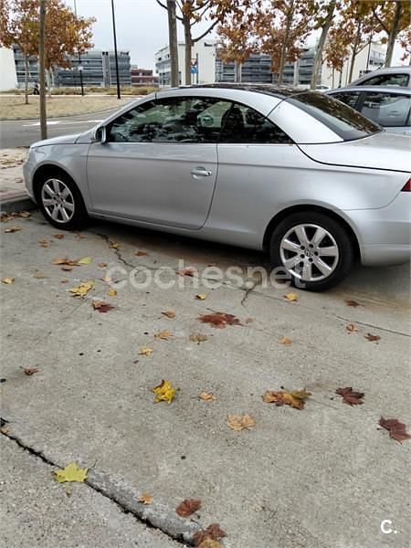 Usado VW Eos 150 CV (110 kW) 2006 Gris / plata Descapotable