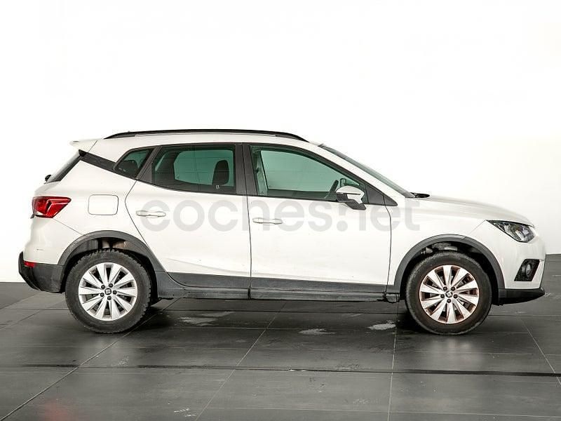 Usado Seat Arona Ecomotive 95 CV (69 kW) 2018 Blanco SUV