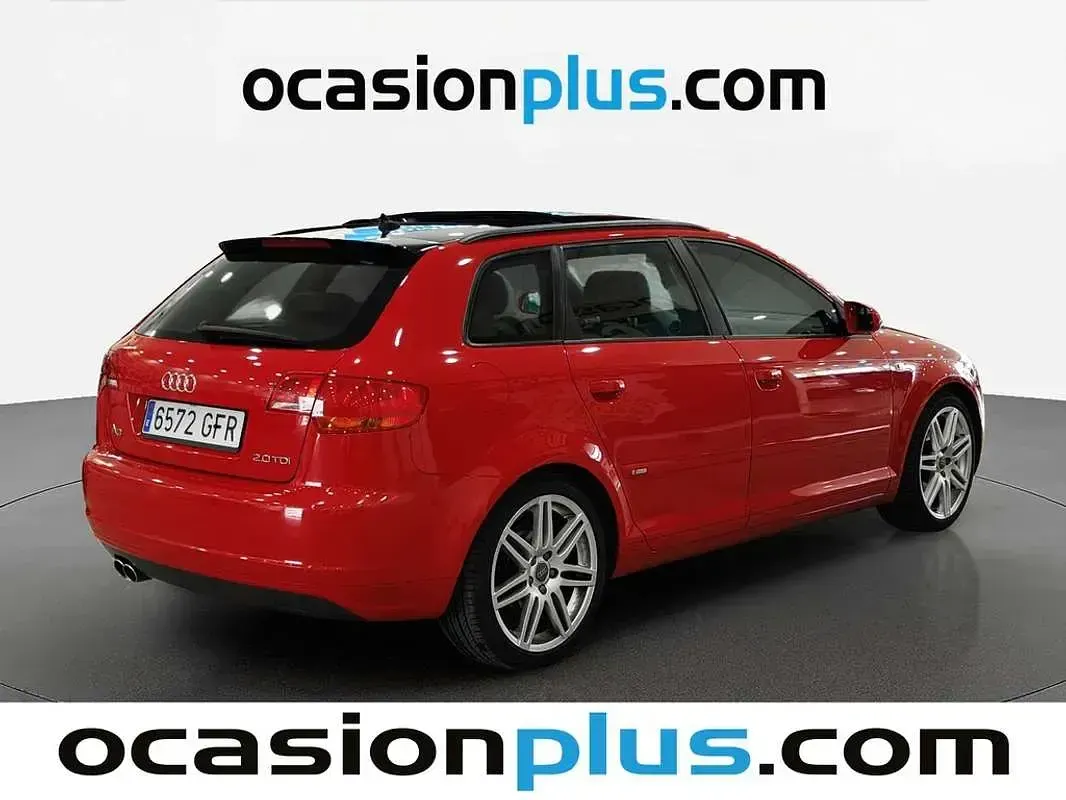Usado Audi A3 Sportback Ambition 170 CV (125 kW) 2008 Rojo Utilitario
