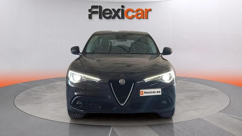 Usado Alfa Romeo Stelvio 180 CV (132 kW) 2017 Negro SUV