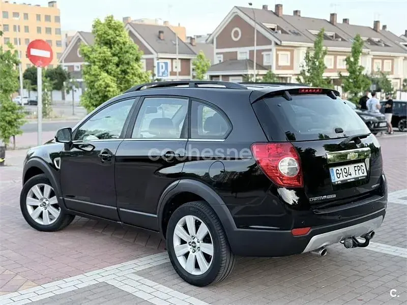 Usado Chevrolet Captiva 150 CV (110 kW) 2007 Negro SUV