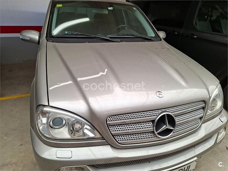 Usado Mercedes ML270 163 CV (119 kW) 2005 Gris / plata SUV