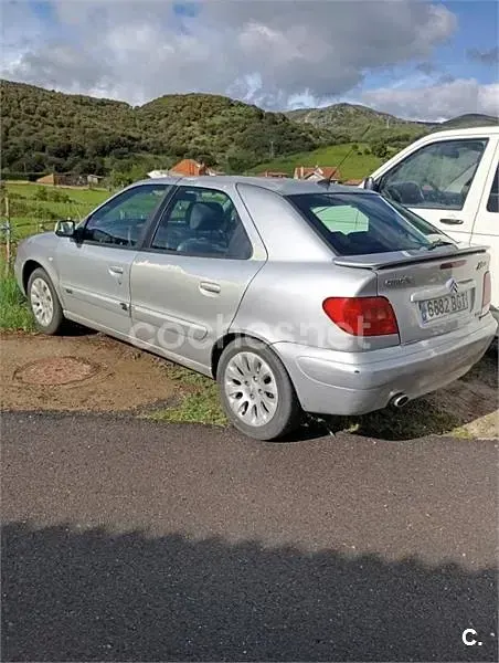 Usado Citroën Xsara Exclusive 110 CV (80 kW) 2001 Gris / plata Berlina