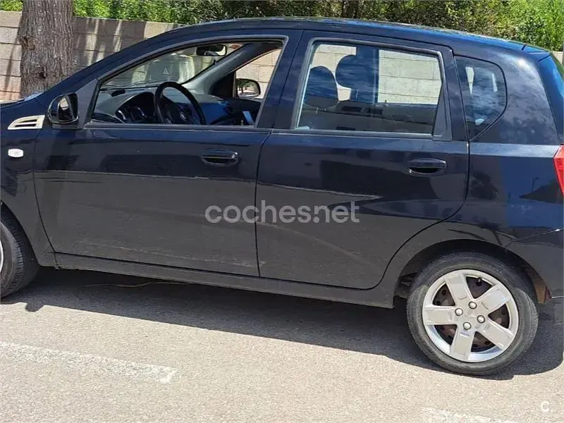 Usado Chevrolet Aveo LS 84 CV (61 kW) 2012 Negro Berlina