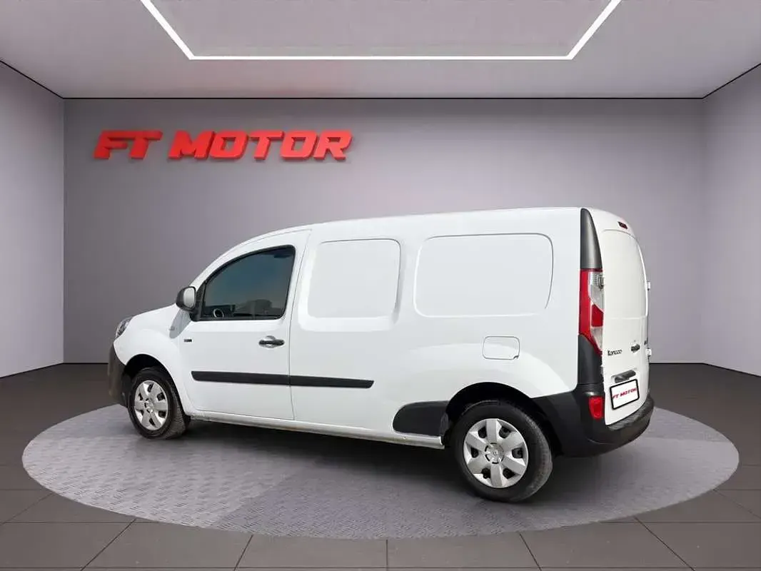 Usado Renault Kangoo 44 kW (60 CV) 2021 Blanco Monovolumen