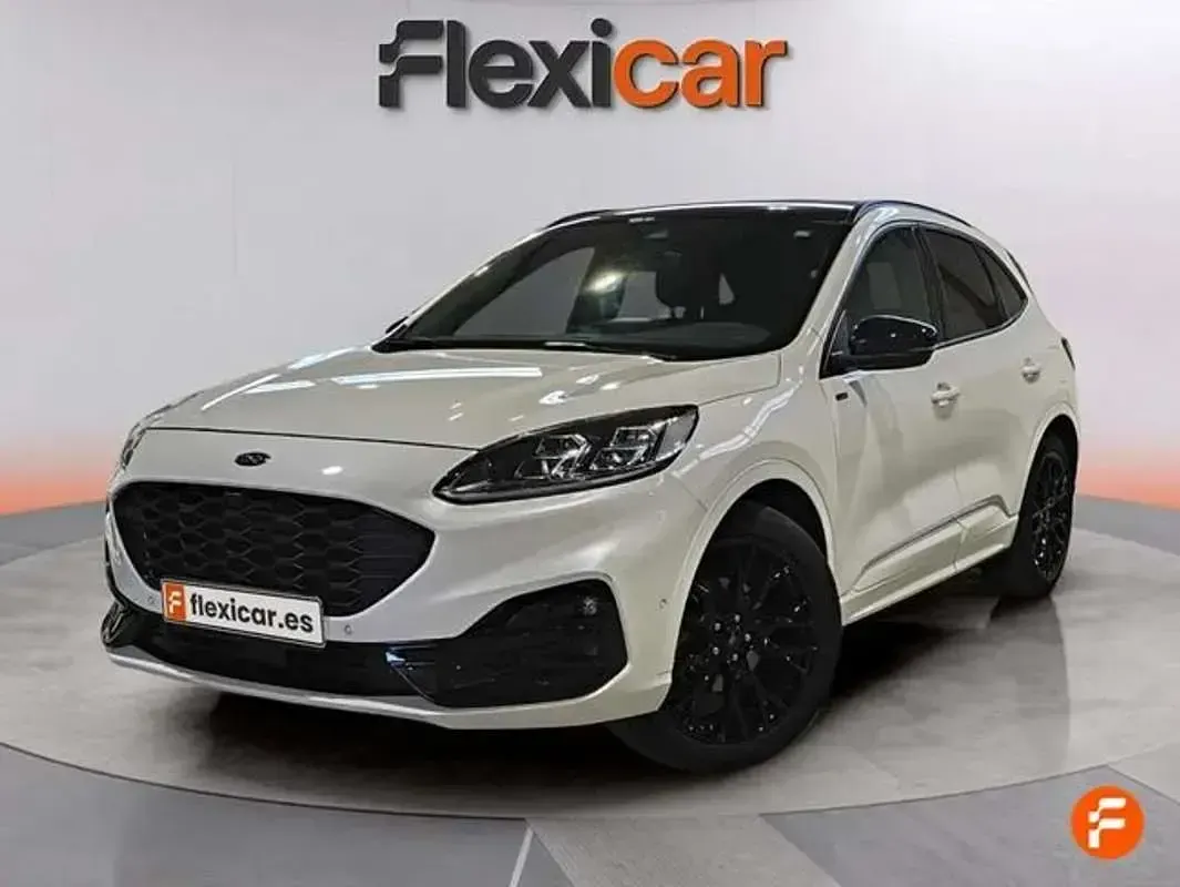 Begagnad Ford Kuga ST-Line 150 HK (110 kW) 2023 Vit SUV