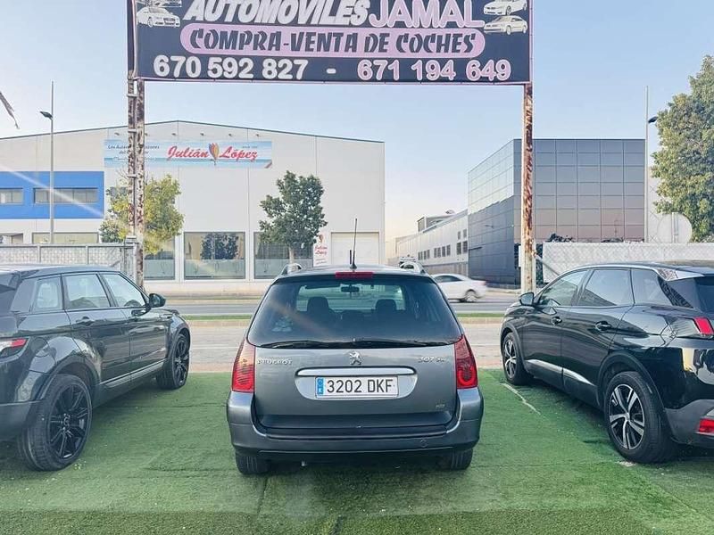 Usado Peugeot 307 110 CV (80 kW) 2005 Gris Familiar
