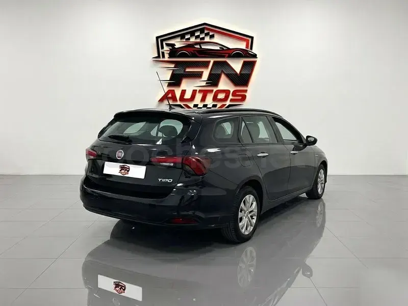 Usado Fiat Tipo Lounge 95 HP (69 kW) 2019 Preto Sedan