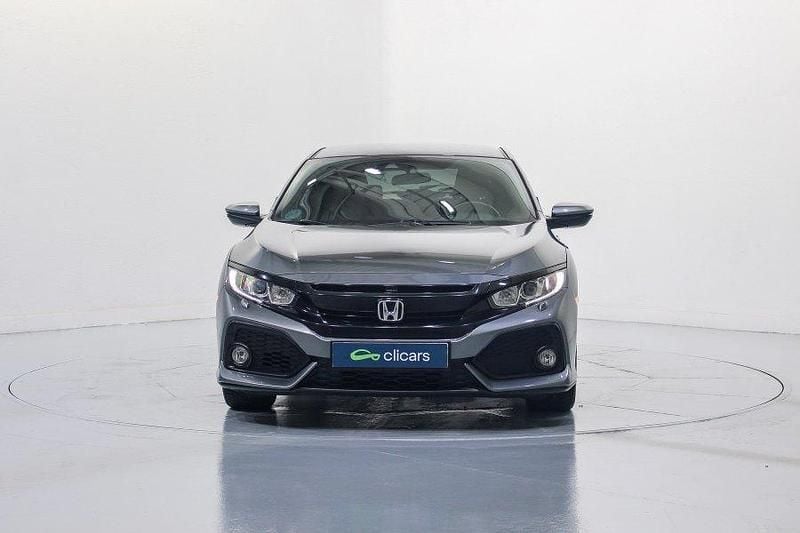 Usado Honda Civic Elegance 129 CV (94 kW) 2019 Gris / plata Berlina