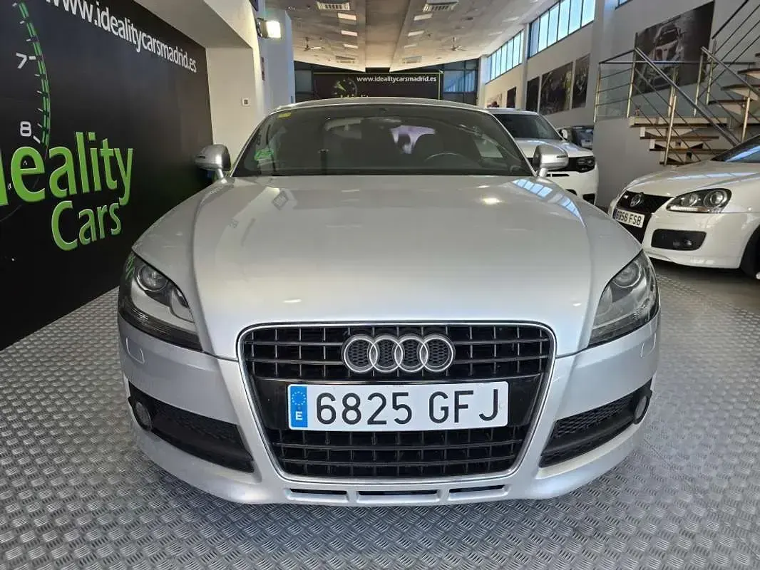 Usado Audi TT 200 CV (147 kW) 2008 Plateado Coupe