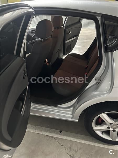 Usado Seat Leon Copa 105 CV (77 kW) 2012 Gris / plata Berlina