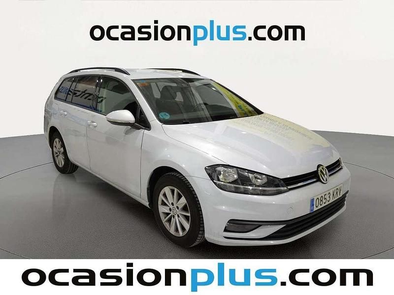 Usado VW Golf VII Business 116 CV (85 kW) 2018 Gris plata Familiar