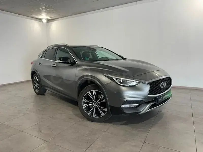 Usado Infiniti QX30 Premium 170 CV (125 kW) 2019 Gris / plata SUV