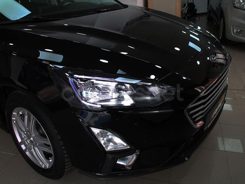 Usado Ford Focus Active 120 CV (88 kW) 2022 Negro Familiar