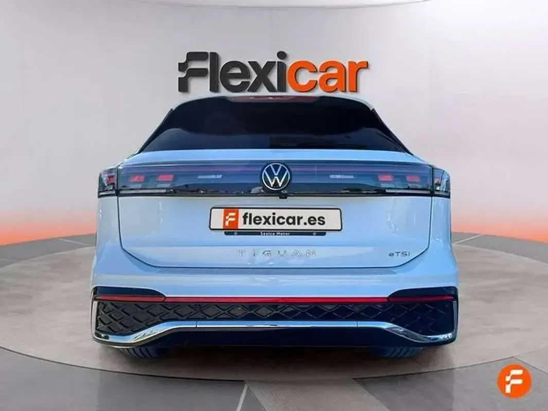 Usado VW Tiguan R-line 150 CV (110 kW) 2024 Blanco SUV