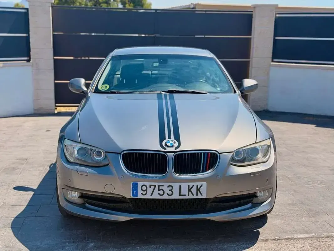 Usado BMW 320 184 CV (135 kW) 2010 Gris Coupe