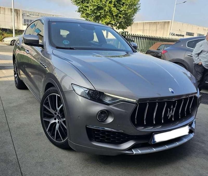 Gris Usado 2020 Maserati Levante GranLusso SUV | 47.000 € (Precio justo) - Imagen 1/4