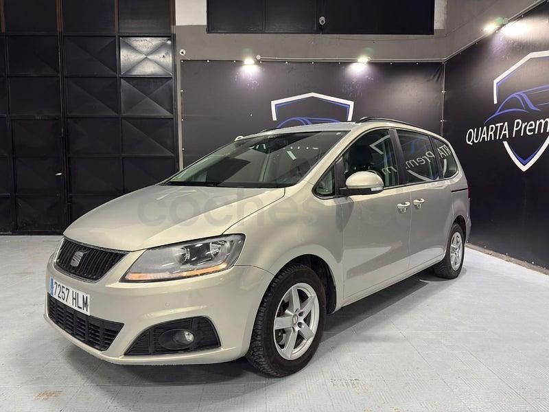 Usado Seat Alhambra Ecomotive 140 CV (102 kW) 2012 Beige Monovolumen
