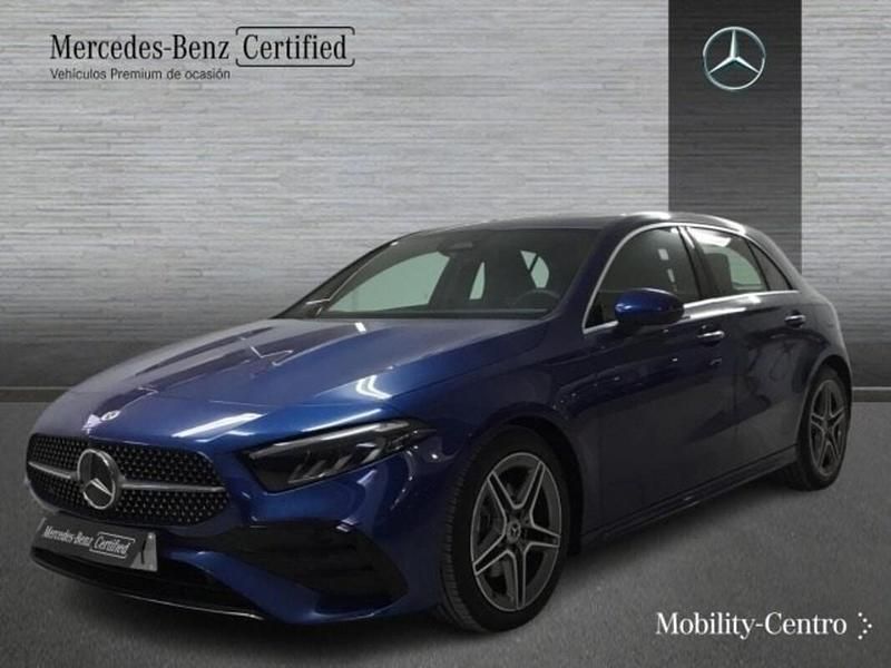 Usado Mercedes A180 AMG line 116 CV (85 kW) 2024 Azul espectra Utilitario
