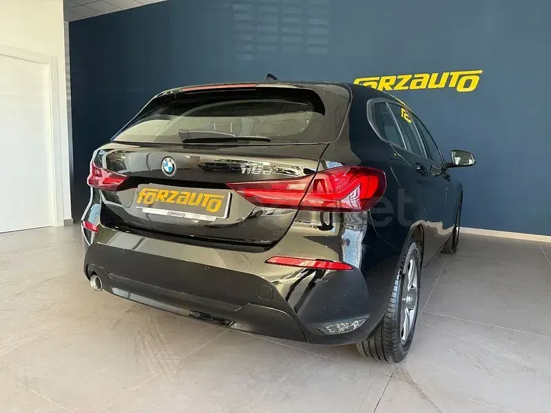 Usado BMW 116 116 CV (85 kW) 2022 Negro Utilitario