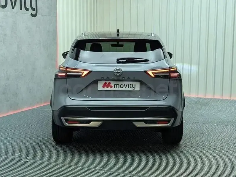 Begagnad Nissan Qashqai N-Connecta 140 HK (102 kW) 2025 Grå SUV