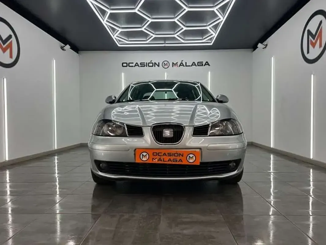 Usado Seat Cordoba Reference 101 CV (74 kW) 2005 Plateado Berlina