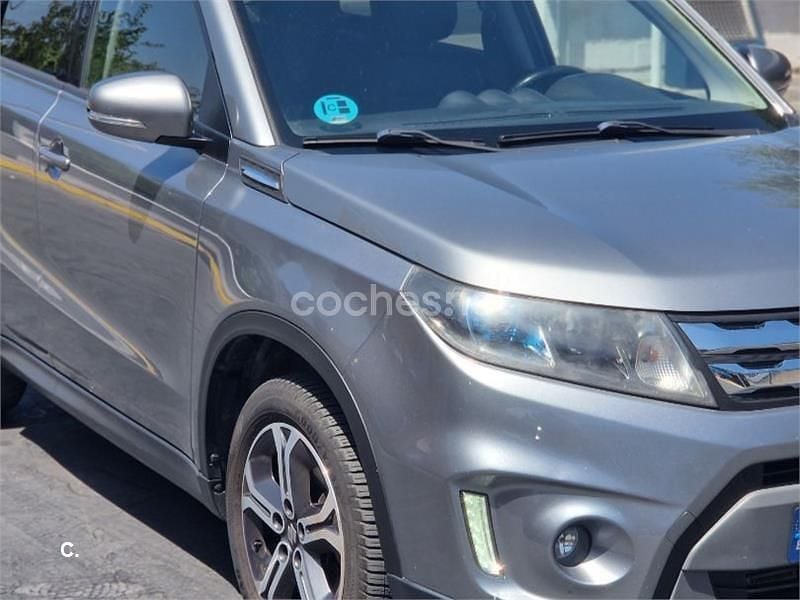 Gris / plata Usado 2016 Suzuki Vitara GLX SUV | 11.600 € (Un poco caro) - Imagen 1/4