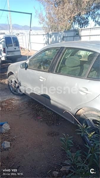 Usado Seat Toledo 110 CV (80 kW) 2003 Gris / plata Berlina