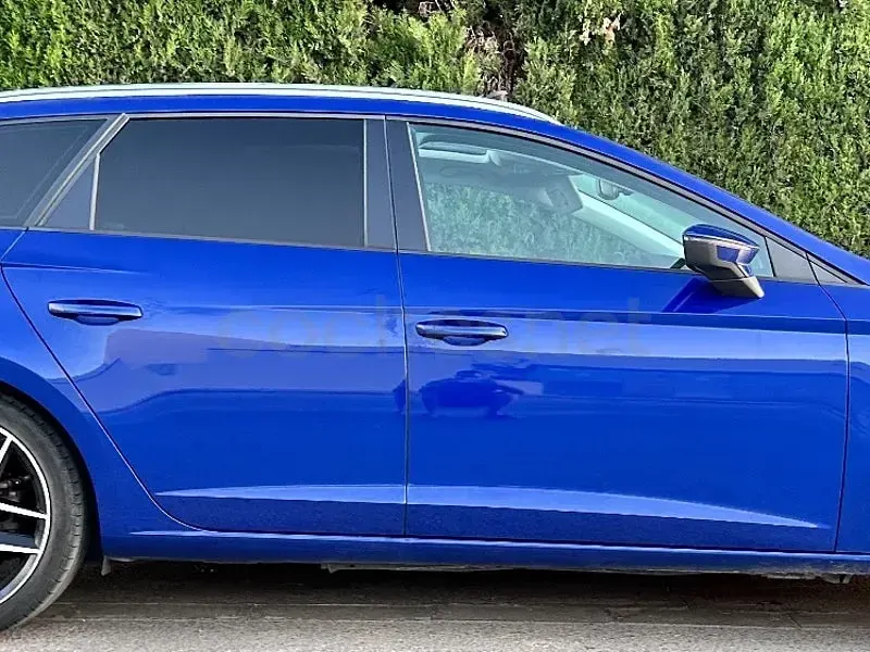 Usado Seat Leon FR 180 CV (132 kW) 2018 Azul Familiar