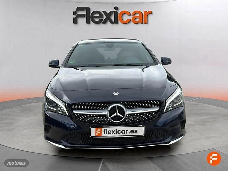 Usado Mercedes CLA200 Shooting Brake 136 CV (100 kW) 2018 Azul Familiar