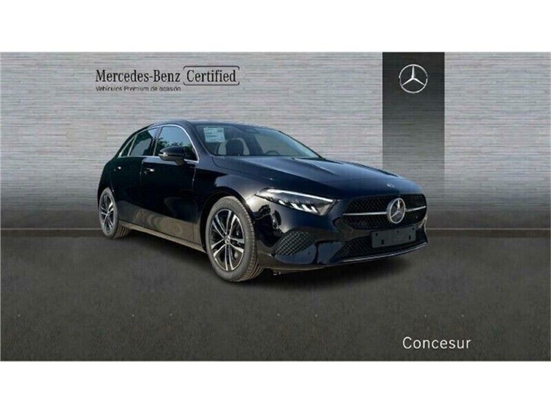 Negro Usado 2024 Mercedes A180 Berlina | 31.900 € (Precio justo) - Imagen 1/1