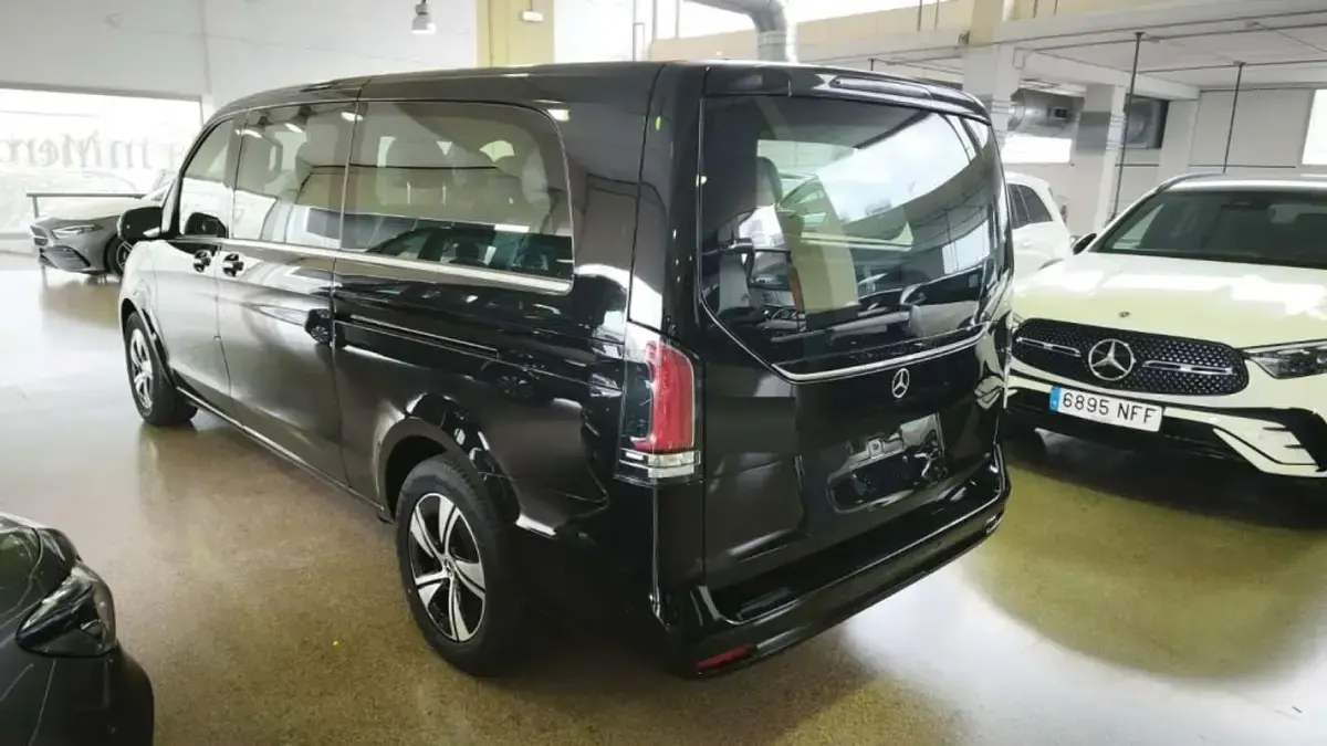 Nuevo Mercedes V250 Avantgarde 190 CV (139 kW) 2026 Negro Monovolumen
