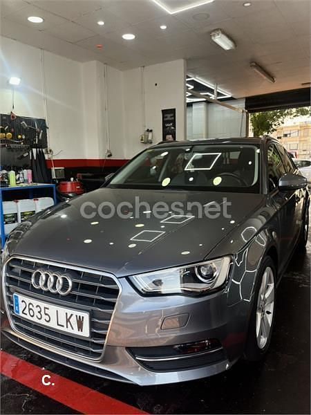 Gris / plata Usado 2013 Audi A3 Sportback Attraction Utilitario | 11.800 € (Precio justo) - Imagen 1/4